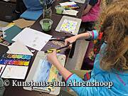 Beim Workshop "malen und basteln"