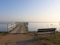 Bodden - kleiner Hafen mit Seebrücke / Born a. Darß