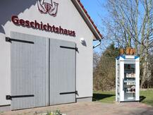 Bücherzelle direkt am Dörphus Dierhagen-Dorf