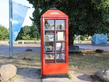 öffentliche Bücherzelle in Wieck a. Darß