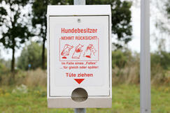 Urlaub mit Hund Fischland-Darß-Zingst: Tütenspender Hundekotbeutel