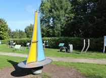 Fitness- und Spielplatz im Martha-Mühler-Grählert-Park Zingst - Surfbrett