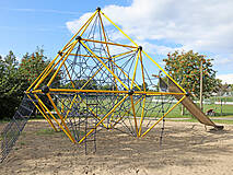 Spielplatz am Wäldchen Zingst - Kletterspinne
