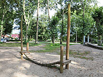 Spielplatz am Wäldchen Zingst - Wackelweg